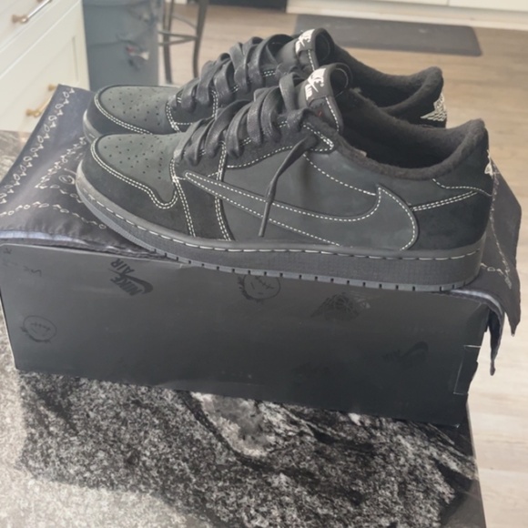 Authentic Travis Scott Phantom Black- Used Size 10.5 main image 5
